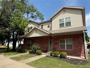Building Photo - 1524 N Leverett Ave