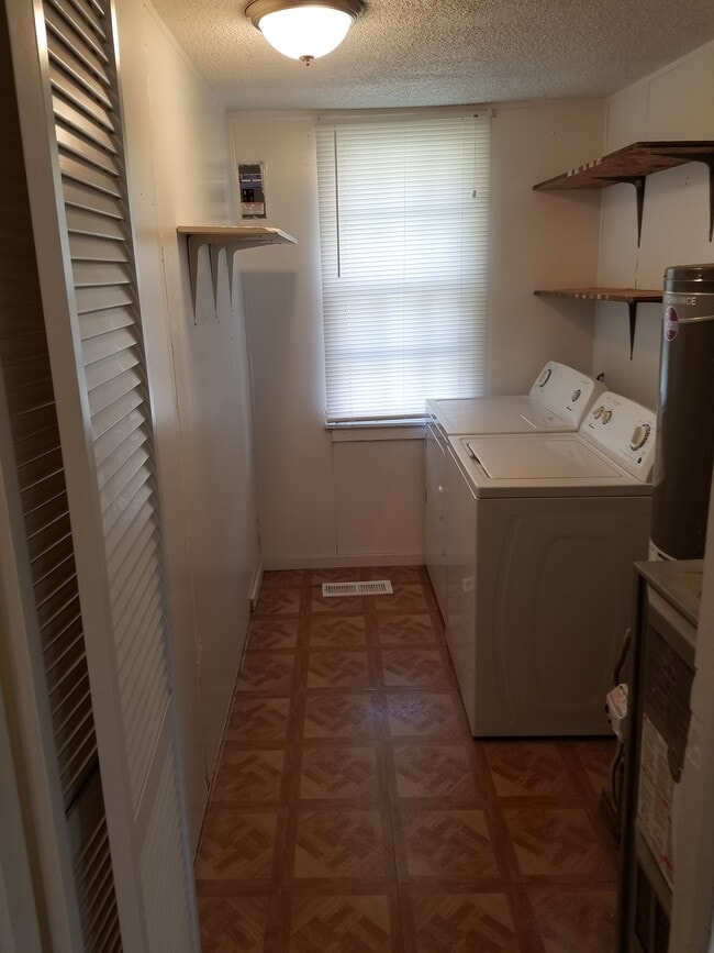 Laundry - 211 7th St
