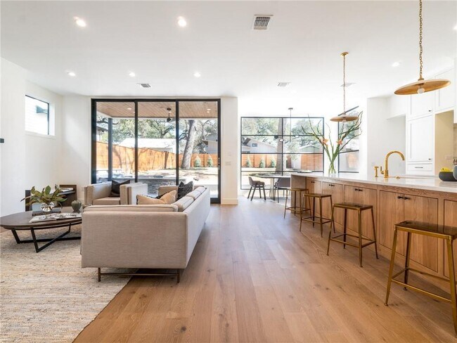 Foto del edificio - 507 Deep Eddy Ave