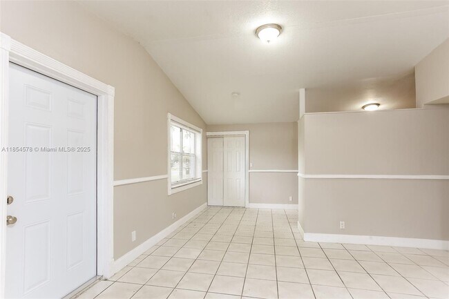 Foto del edificio - 1290 SW 28th Ave