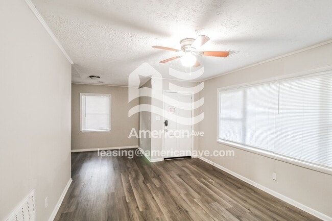 Building Photo - 408 Camellia Cir