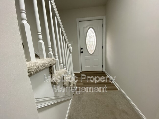 Foto del edificio - 9 Farrell Ln