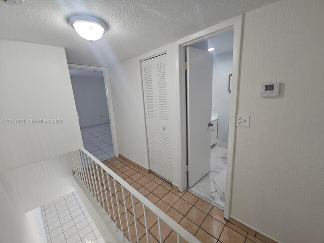 Foto del edificio - 1560 W 46th St