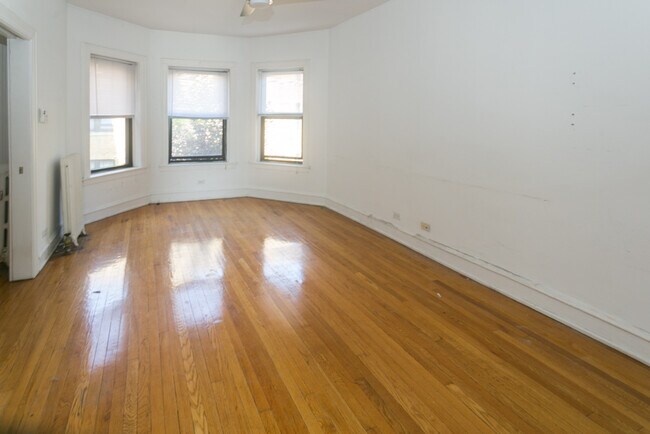 Building Photo - 632 W Stratford Pl