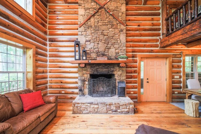 Foto del edificio - 195 Black Bear Dr