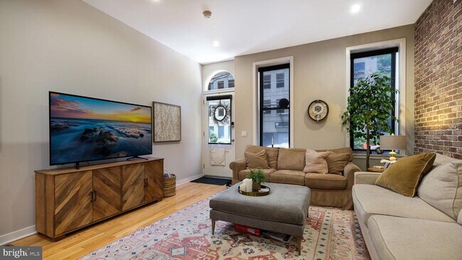 Building Photo - 525 N 20th St