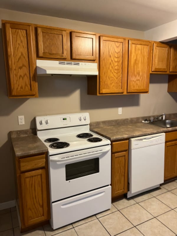 90 Cushing St Unit 5, Berlin, NH 03570 Room for Rent in Berlin, NH