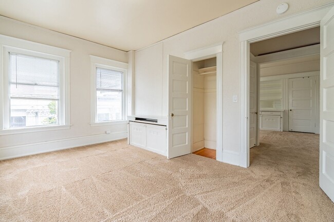 Floorplan - Avenue Building: Centrally located in University District!