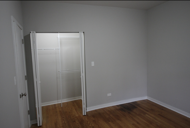 Closets with built in organizers - 2325 W Arthur Ave