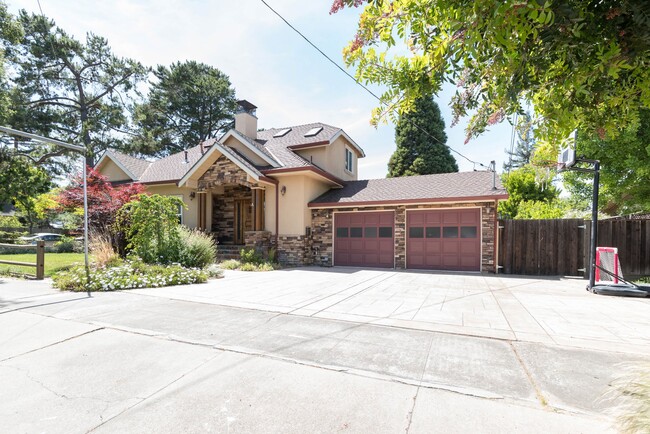 Building Photo - 596 Pettis Ave