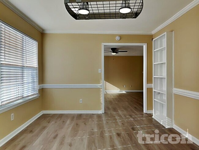 Building Photo - 3862 Live Oak Ln