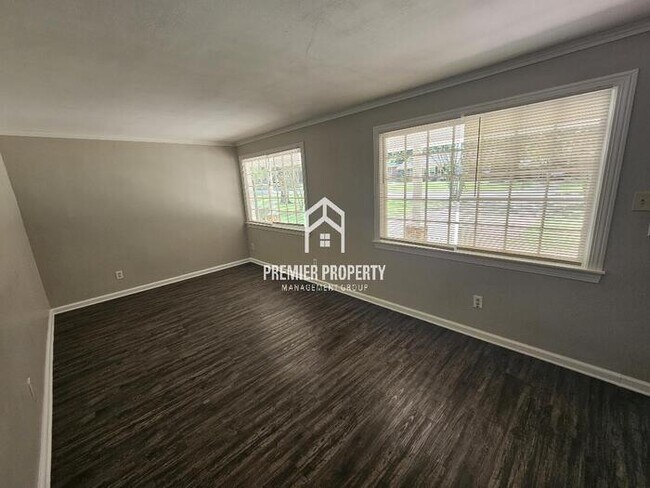 Foto del edificio - 5018 Hampshire Ave
