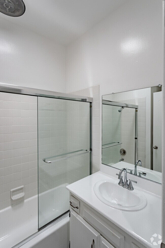 0HAB, 1BA - 400 ft² - 10905 Ohio Ave
