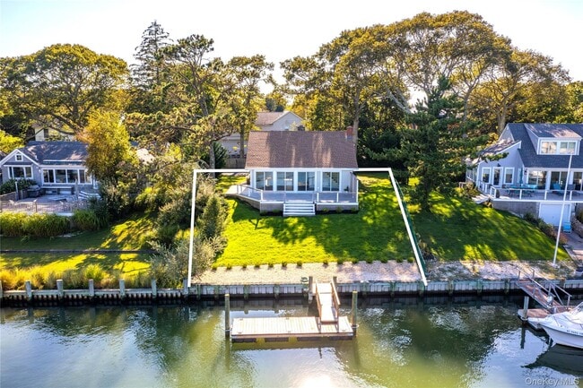 Foto del edificio - 2435 Cedar Ln