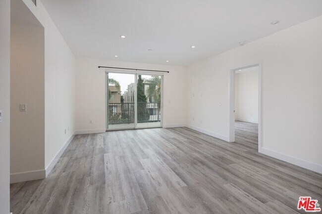 Foto del edificio - 1237 S Holt Ave