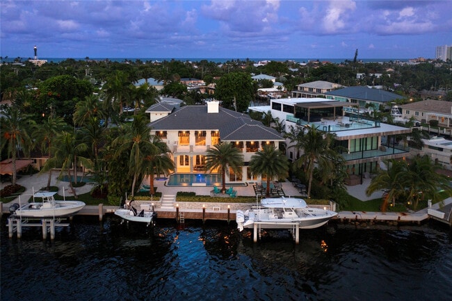 Foto del edificio - 2307 N Riverside Dr