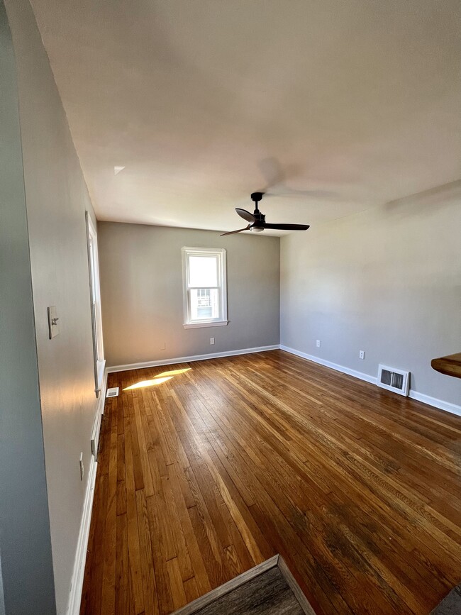 Building Photo - 3021 Tuxedo Ave