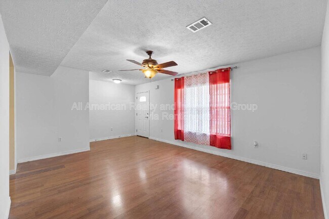 Foto del edificio - 1815 Pointed Leaf Ln