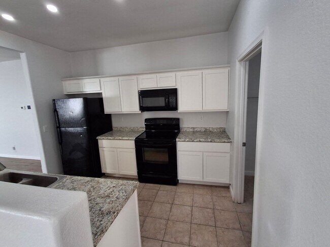 Building Photo - Free November Rent! Beautiful Home in John...