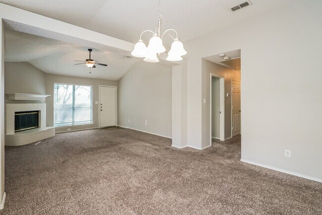 Foto del edificio - 8112 Broken Arrow Rd