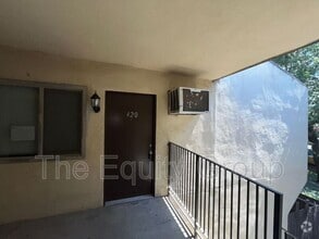 Building Photo - 1420 W Elowin Ave