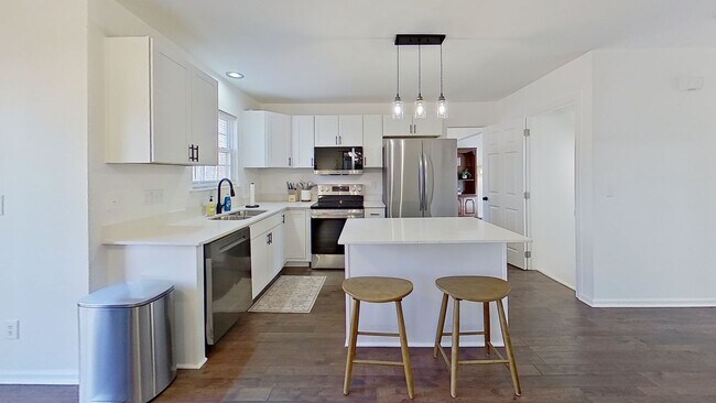 Building Photo - X Culloden More Ct