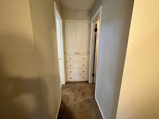 Building Photo - 1 Bed unit OKC