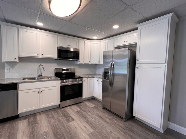 Foto del edificio - Brand New 3 bedroom Apartment ready for im...