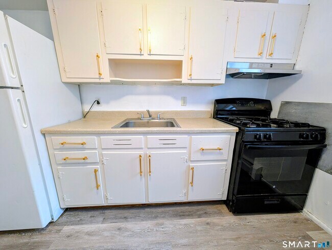 Foto del edificio - 95 Fairview Dr