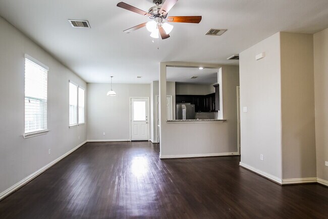 Foto del edificio - 2818 Mesquite Ridge Dr