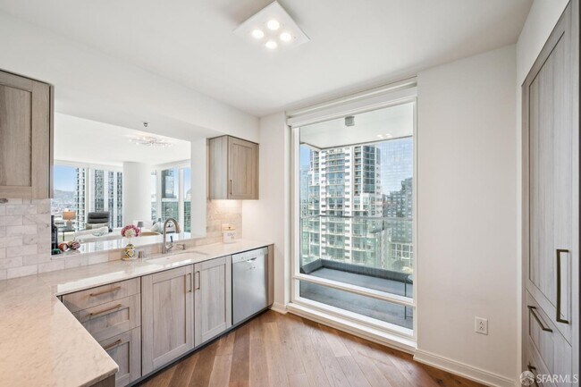 Building Photo - 401 Harrison St