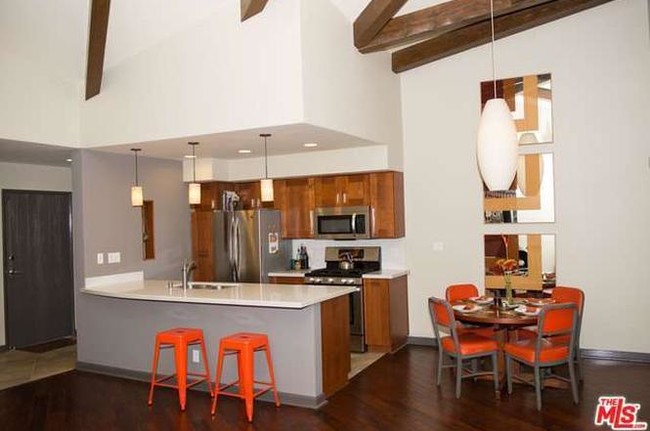 Building Photo - 2700 Cahuenga Blvd E