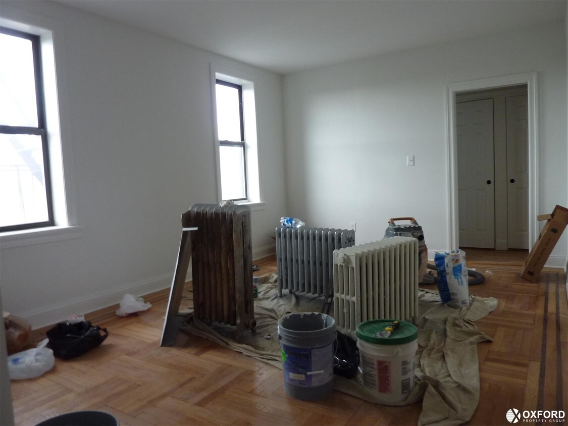 Primary Photo - 490 E 23rd St