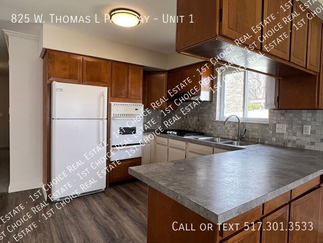 Foto del edificio - 825 W Thomas L Pkwy