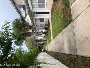 Building Photo - 105 Turpial Way