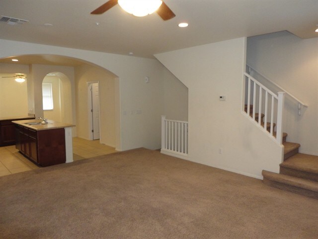 Foto del edificio - 885 S Storment Ln