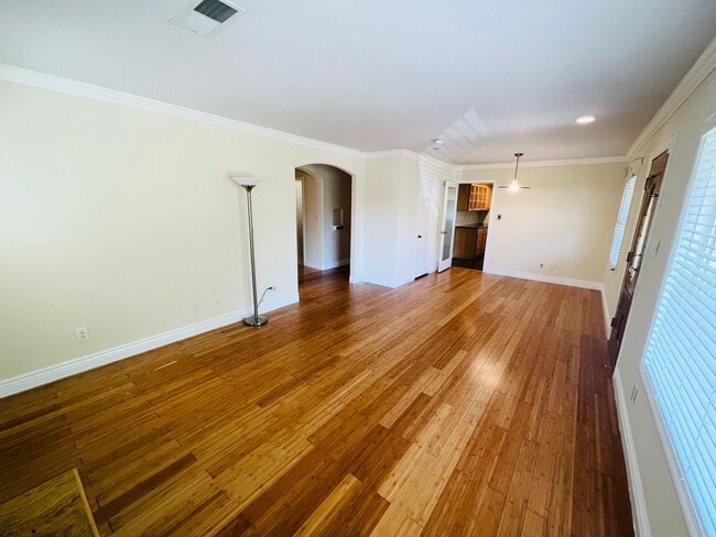 Building Photo - Beautiful House with Hardwood Floors. 2 ca...