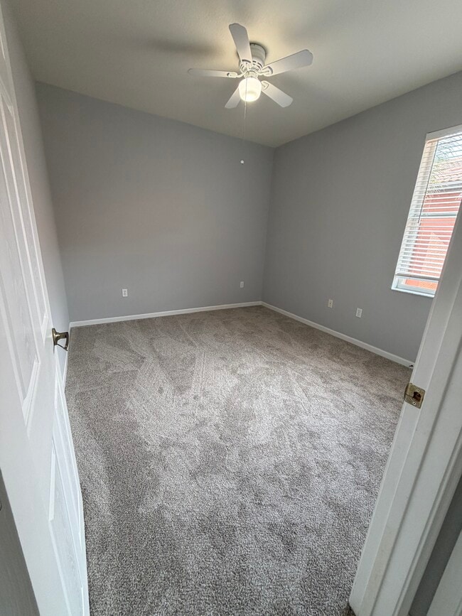 Foto del edificio - 10020 Heather Ln