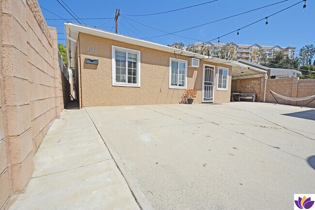 Foto del edificio - 4643 Butterfly Ln