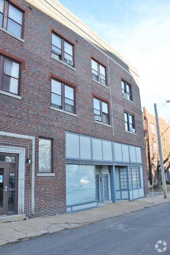 Building Photo - 7215 Lanham Ave