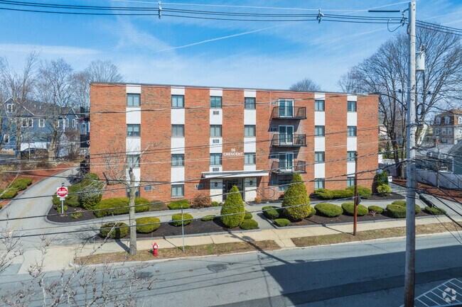 Building Photo - 36 Crescent St