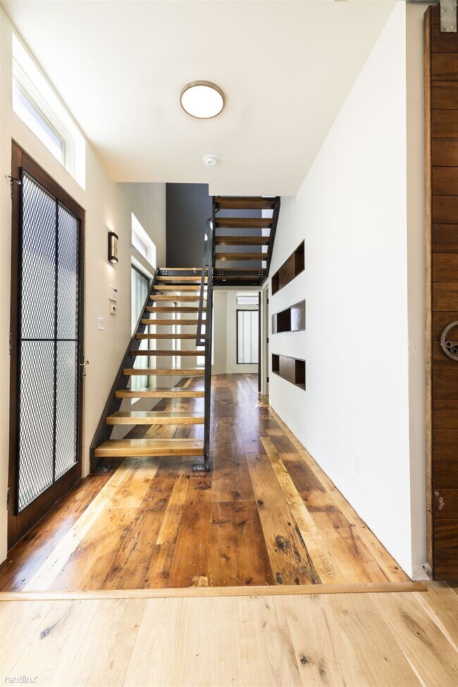 Building Photo - 3 br, 3 bath  - 1303 Alabama St