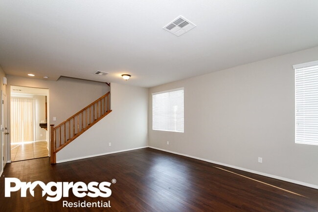 Building Photo - 10527 Peach Creek St