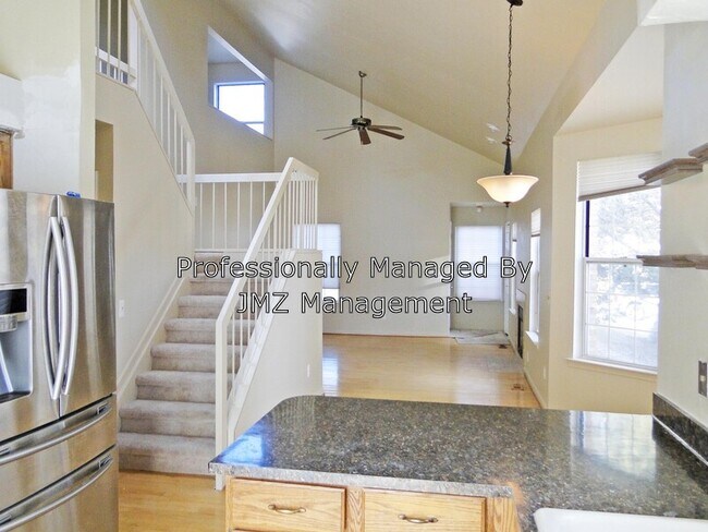 Building Photo - 6775 Stonehedge Ct