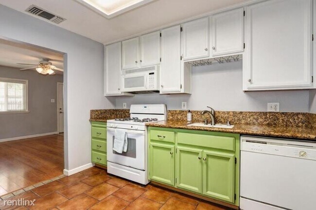 Building Photo - 2 br, 1 bath House - 2530 Santa Cruz Way
