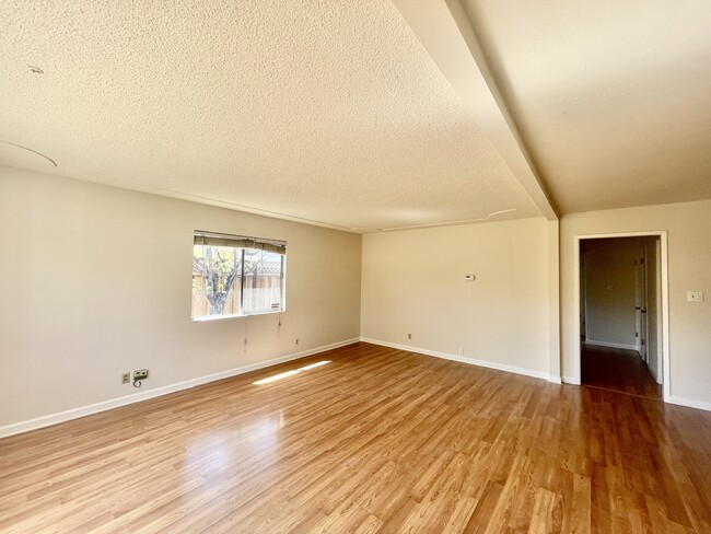 Building Photo - 1797 Wyrick Ave