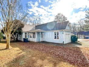 Building Photo - 1904 Pine Lake Dr
