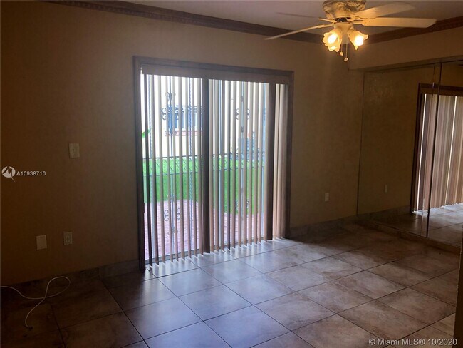 Building Photo - 1100 SW 104th Ct