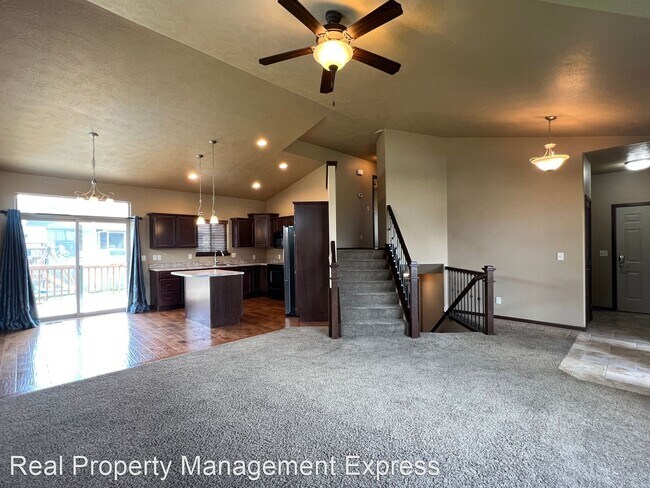 Building Photo - 4 br, 3 bath House - 8805 W 19th St