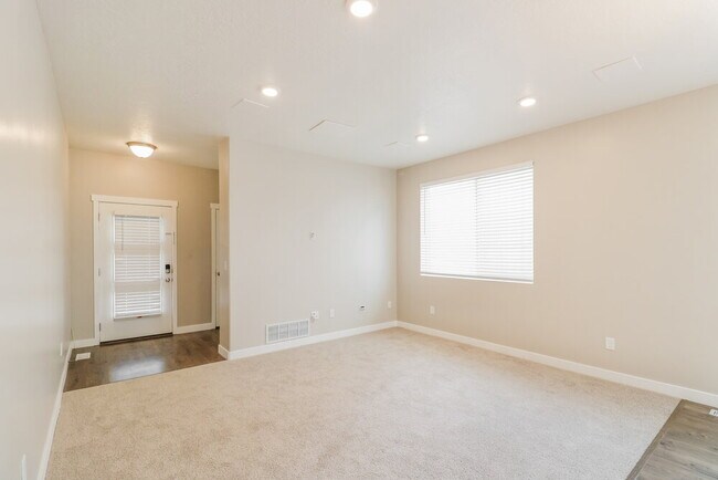 Building Photo - 13332 Fallowfield Ln